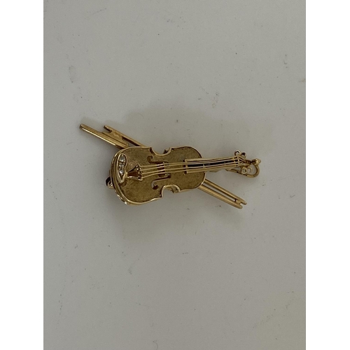 10 - A Fine 14k Gold Violin Brooch with Diamonds 5.2g