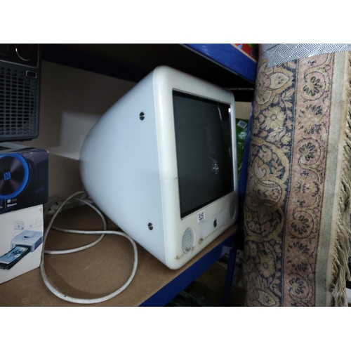 525 - Vintage Apple Mac Computer