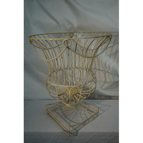 811 - Vintage Metal Wire Planter