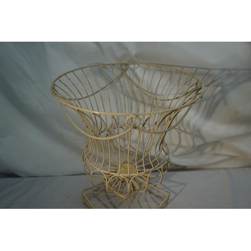 811 - Vintage Metal Wire Planter