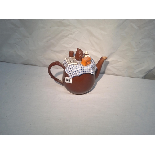 18 - Novelty South West Ceramics Teapot