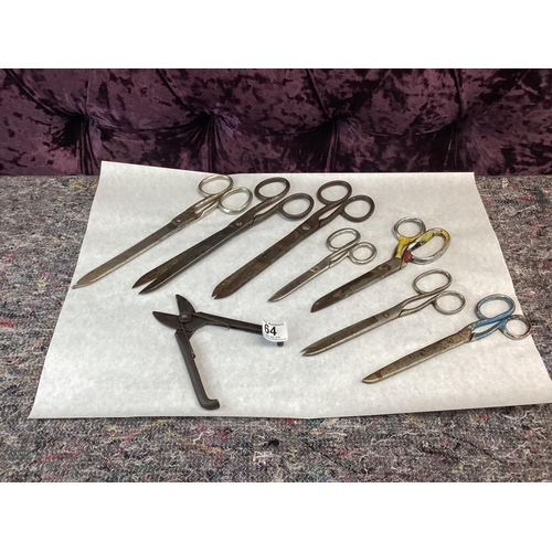 64 - Lot of Vintage Scissors etc