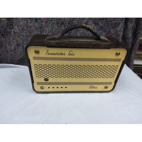 575 - Vintage Ultra Transistor 6 Radio