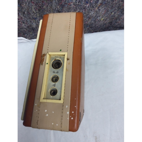 575 - Vintage Ultra Transistor 6 Radio