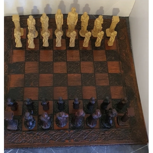 40 - Tascano Designer Greek Mythology Chess Set - Complete in lovely condition with heavy large carved bo... 