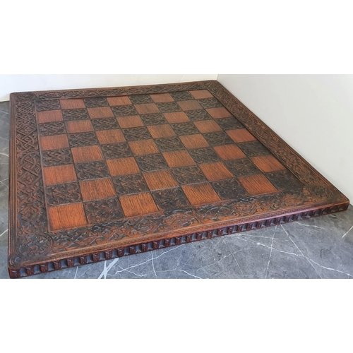 40 - Tascano Designer Greek Mythology Chess Set - Complete in lovely condition with heavy large carved bo... 