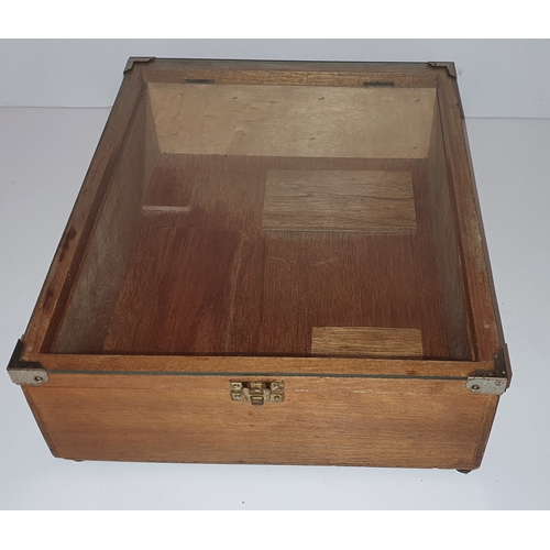 42 - Original Henri Wintermans retail wood and glass Cigar display box