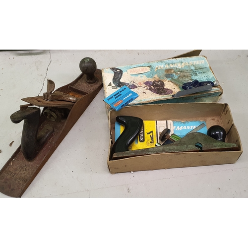 62 - 2x old wood planes