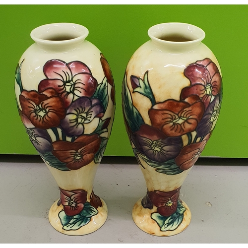 69 - 2x Vases