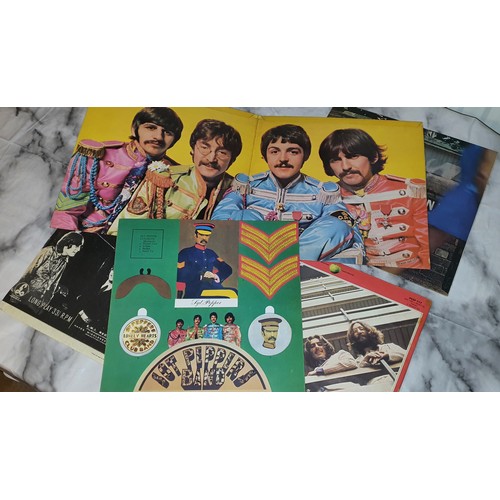 87 - 4x Original Beatles Vinyl Records