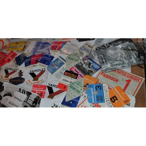 100 - Selection of vintage old motorsport / British GP memorabilia including tickets, passes, press photos... 