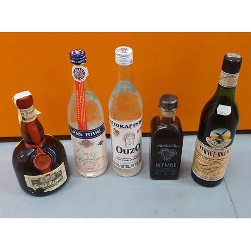 137 - Selection of unopened alcohol