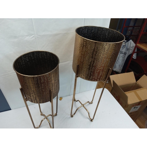 425 - Pair of Graduated Metal Planters (NEW)