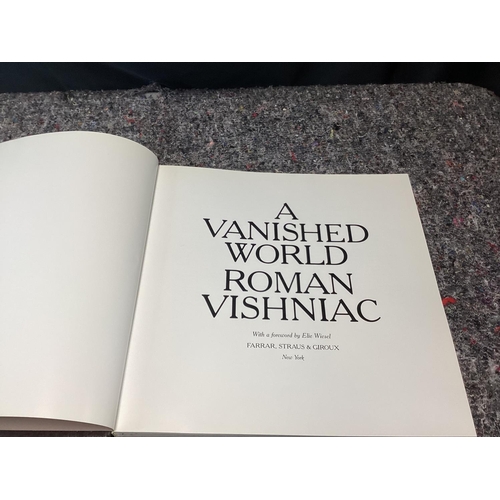 191 - A Vanished World by Roman Vishniac 1983, Hardcover 1st edition