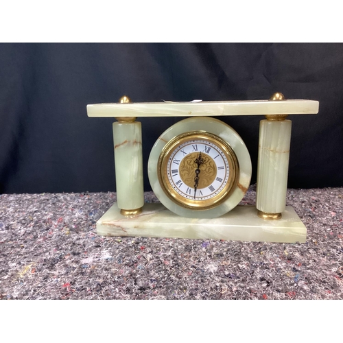 193 - Vintage Mantle Clock