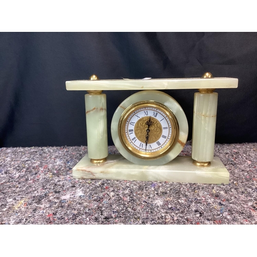 193 - Vintage Mantle Clock