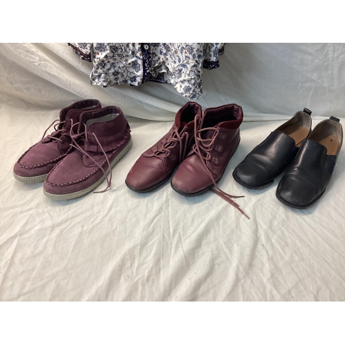 518 - Assorted Size 5.5 Ladies Shoes and a new Ladies Top