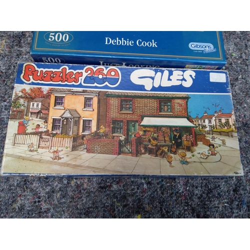 352 - 2 vintage puzzles incl. giles