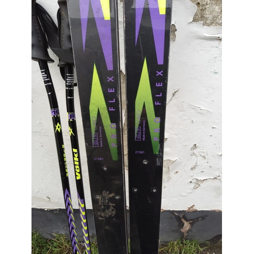 378 - Lot of Vintage Skis