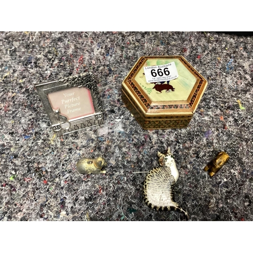 666 - Vintage Hand Decorated Trinket Box with Contents