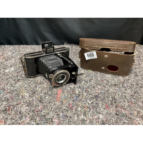 669 - Vintage Agfa Compur Camera in Case