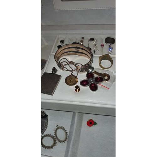 92A - Jewellery case containing a qty of unsorted house clearance Jewellery including Watches, Rings, Earr... 