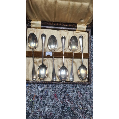 136 - Set of 6 Hallmarked Silver Teaspoons in Original Case-Sheffield 1908 (138g)