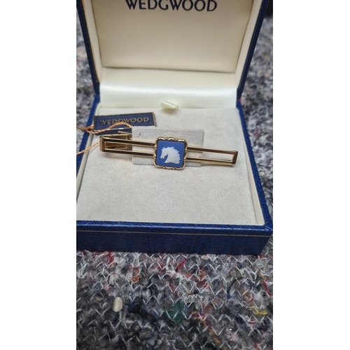 146 - Boxed Vintage Wedgwood Jasperware Tie Clip