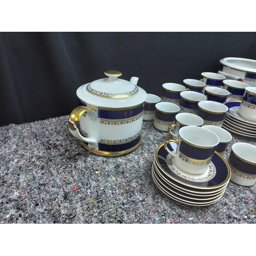 82 - Sabina Loucky Czechoslovakian Dinner Set