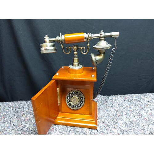 9 - Vintage Style Telephone