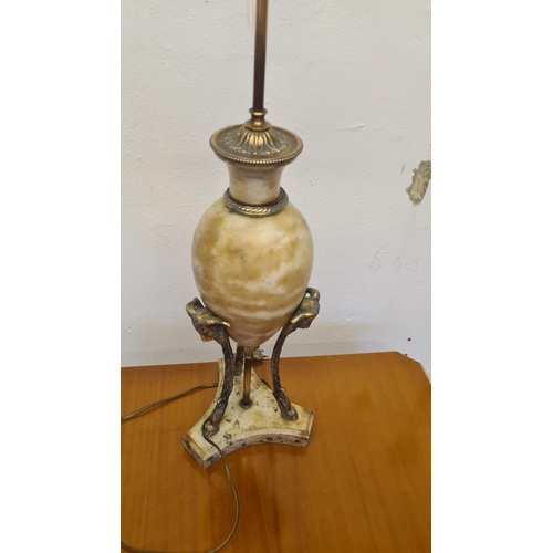 942 - Good Quality Table Lamp