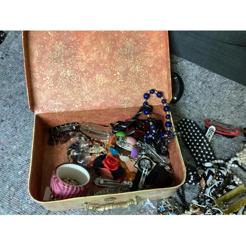 935 - Carton of Various Costume Jewellery