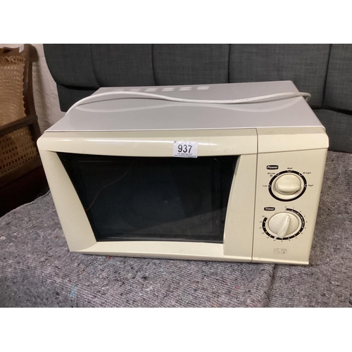 937 - Microwave Working