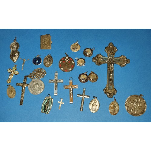 46 - A good selection of interesting vintage religious items including Sterling Silver pieces, Crucifix e... 