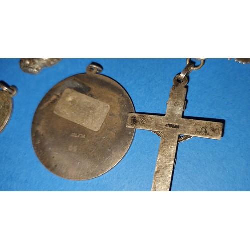 46 - A good selection of interesting vintage religious items including Sterling Silver pieces, Crucifix e... 