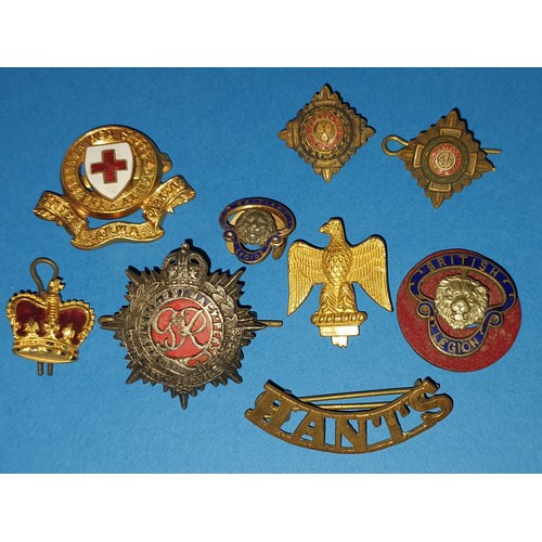 50 - Selection of old military badges / Cap badges etc