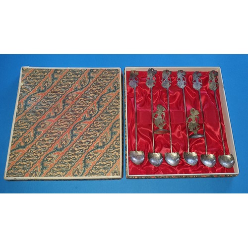 38 - Vintage Boxed White Metal Spoon Set