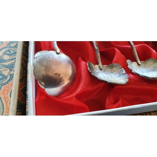 38 - Vintage Boxed White Metal Spoon Set