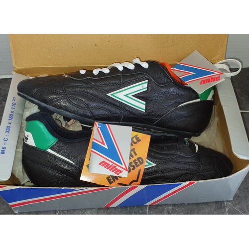 27 - New and boxed vintage pair of Mitre football boots - Size 9