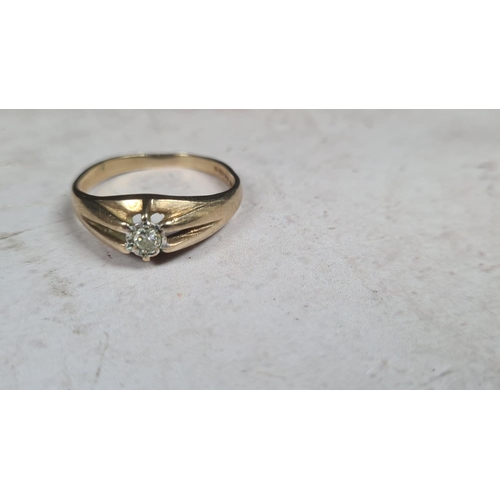 103 - 9ct Gold and Diamond Ring (3.1g) Size U