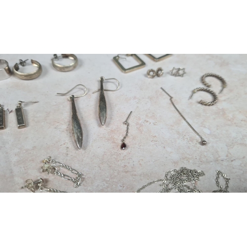 95 - Good Lot of Various Vintage Pairs of Silver Earrings (48g)