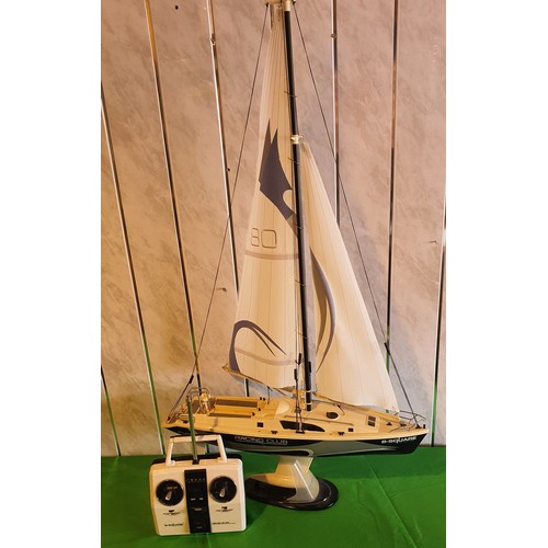 28 - Remote control Racing Yatch with controller