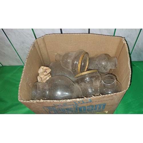 11 - Selection of vintage oil lamps parts etc