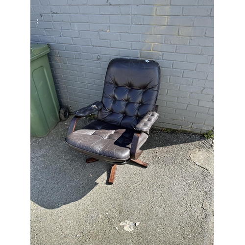 983 - Mid Century Armchair