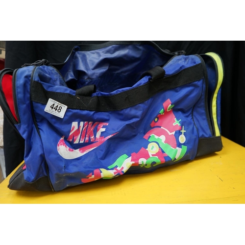 448 - Vintage Nike Sports Bag