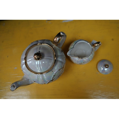 481 - Sadler Pearlescant Teapot and Milk Jug