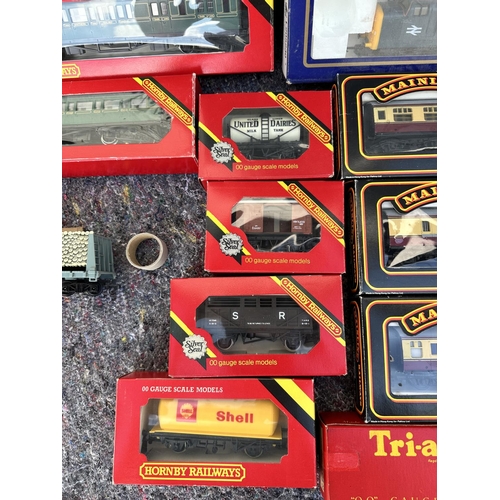 517 - Lot of Hornby Mint and Boxed Hornby, Triang, Lima etc Locomotive and Carriages