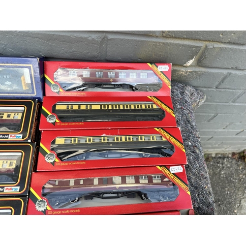 517 - Lot of Hornby Mint and Boxed Hornby, Triang, Lima etc Locomotive and Carriages