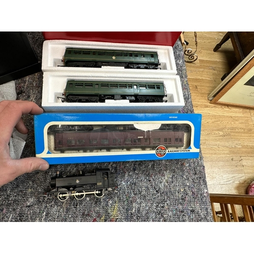 581 - Assorted Trains, Locomotives incl. Airfix , Tri-ang, etc