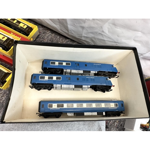 581 - Assorted Trains, Locomotives incl. Airfix , Tri-ang, etc